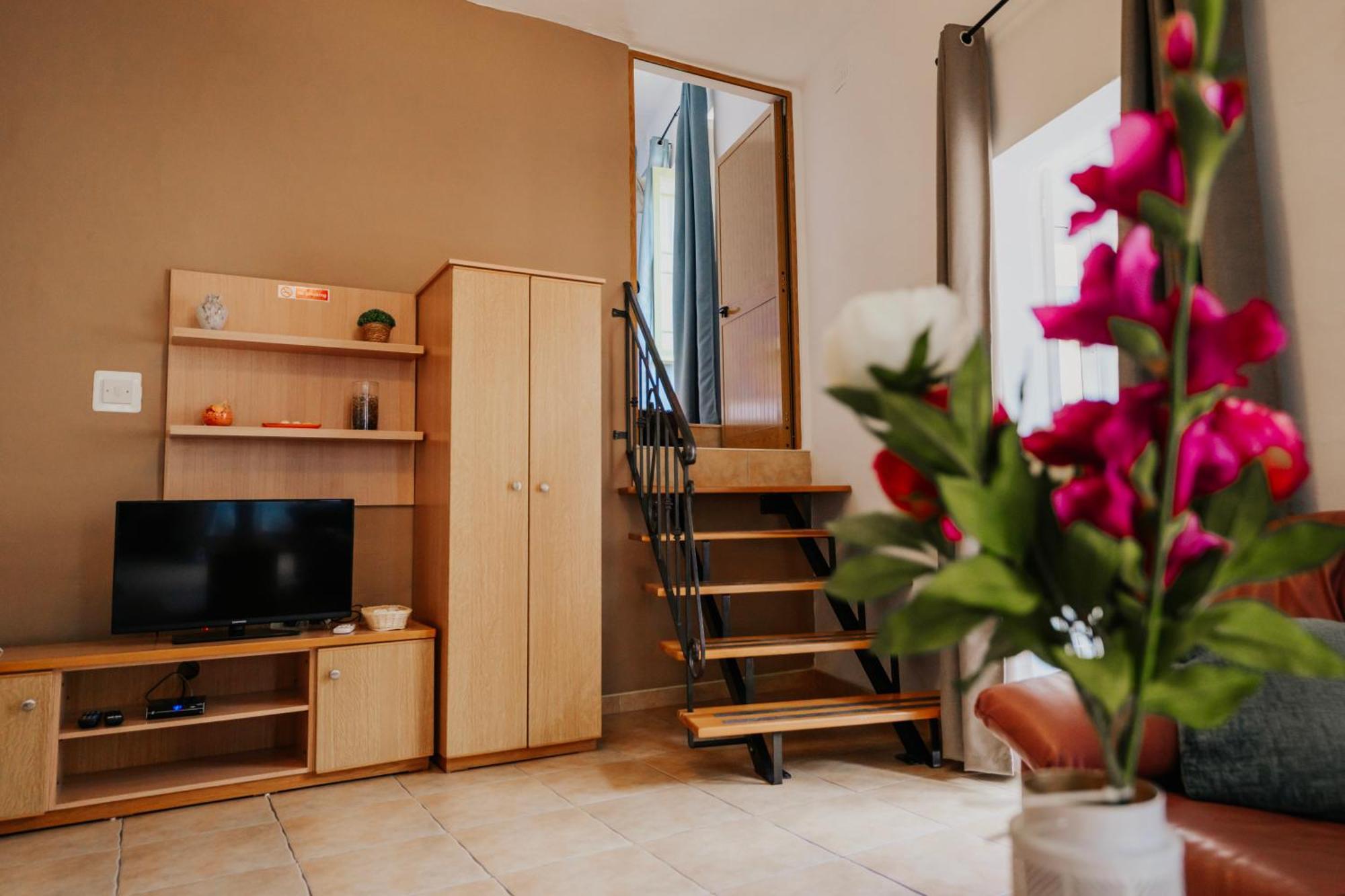 Gelmif Apartments Биргу Экстерьер фото